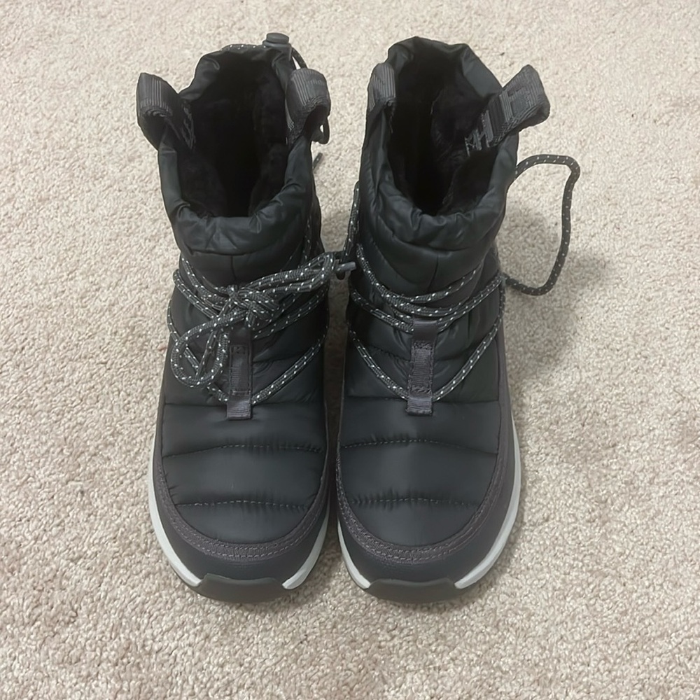 Women's ThermoBall™ Lace Up Waterproof
Boots size 6
